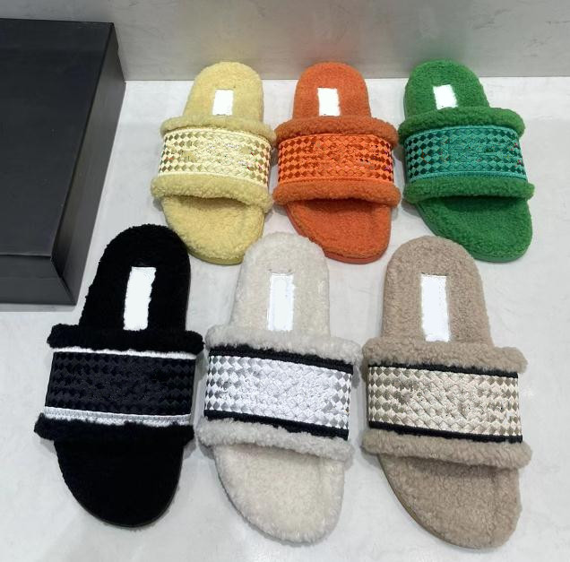 2022 designer wool women's slippers autumn and winter new open-toed luxury plus fluffy flat Warm non-slip Ladies flip flops women plush slippers
2022 designer wool women's slippers autumn and winter new open-toed luxury plus fluffy flat Warm non-slip Ladies flip flops women plush slippers