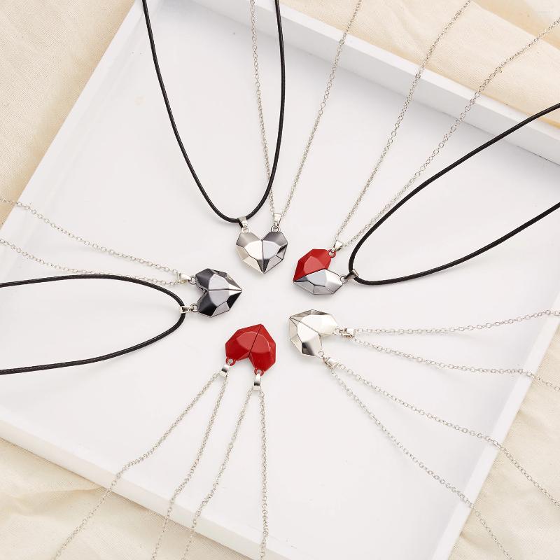 Pendant Necklaces Exquisite Couple Heart Shaped Necklace For Women Men Lover Fashion Affectionate Hug Love Witness Jewelry
Pendant Necklaces Exquisite Couple Heart Shaped Necklace For Women Men Lover Fashion Affectionate Hug Love Witness Jewelry