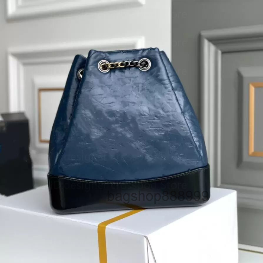 Top 7A quality girl luxurys designers backpack bags Cross-riding backpacks genuine leather bag wallet hardware chain plain thin rope woman t, Colour2
Top 7A quality girl luxurys designers backpack bags Cross-riding backpacks genuine leather bag wallet hardware chain plain thin rope woman t, Colour2