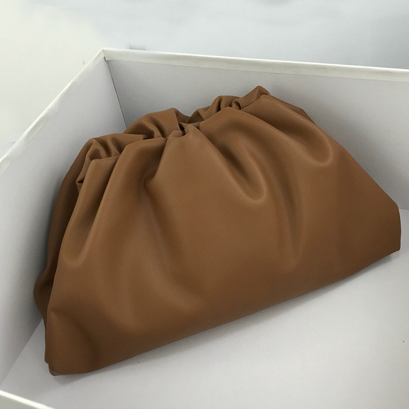 tote bags Designer Women handbag Luxury bag Cloud shape fashion and vitality Large capacity smooth Wallet Phone The real texture is very good 38x18x8cm, Contact me 
tote bags Designer Women handbag Luxury bag Cloud shape fashion and vitality Large capacity smooth Wallet Phone The real texture is very good 38x18x8cm, Contact me