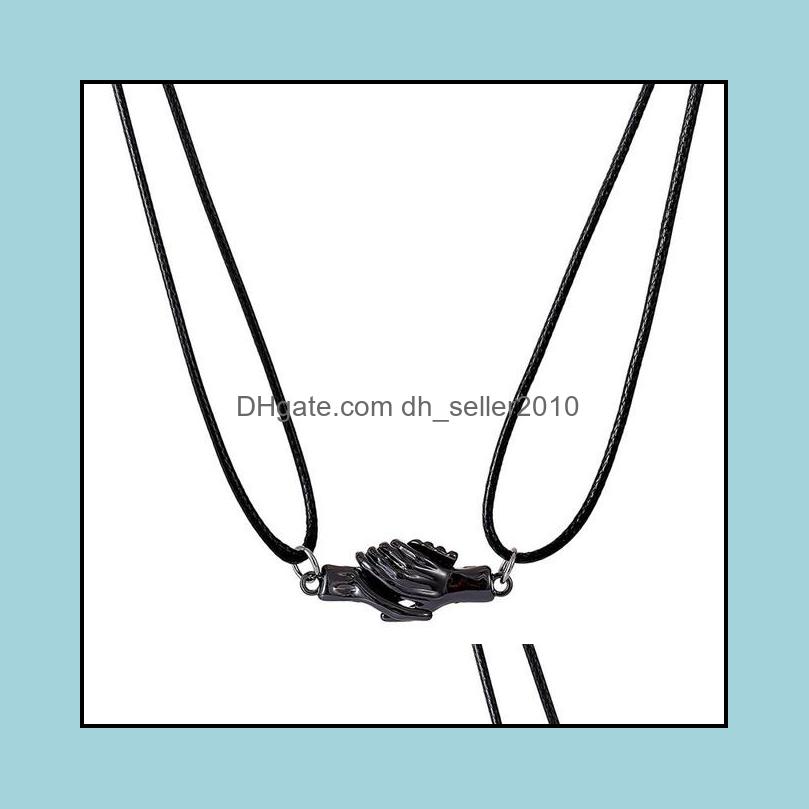 Pendant Necklaces Couple Magnet Attracts Handshake Necklace Men Women Fashion Palm Pendant Collarbone Chain Valentines Day Gift Drop Dh8Go