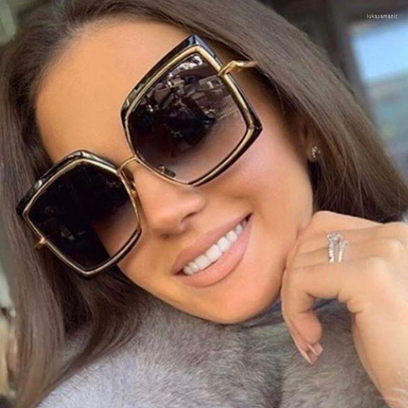 Sunglasses Fashion Square Oversized Women Brand Designer Metal Goggles 2022 Female Gradient Big Frame Sun Glasses UV400
Sunglasses Fashion Square Oversized Women Brand Designer Metal Goggles 2022 Female Gradient Big Frame Sun Glasses UV400