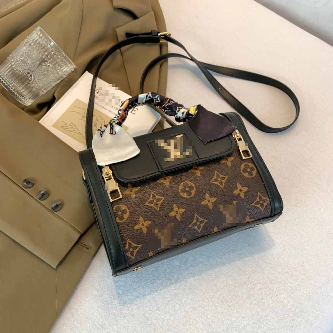 designer bags vintage cowhide big logo pillow bag clutch handbag GGs Louiseity 1 Viutonity LVS YSLitys Bag, Black
designer bags vintage cowhide big logo pillow bag clutch handbag GGs Louiseity 1 Viutonity LVS YSLitys Bag, Black