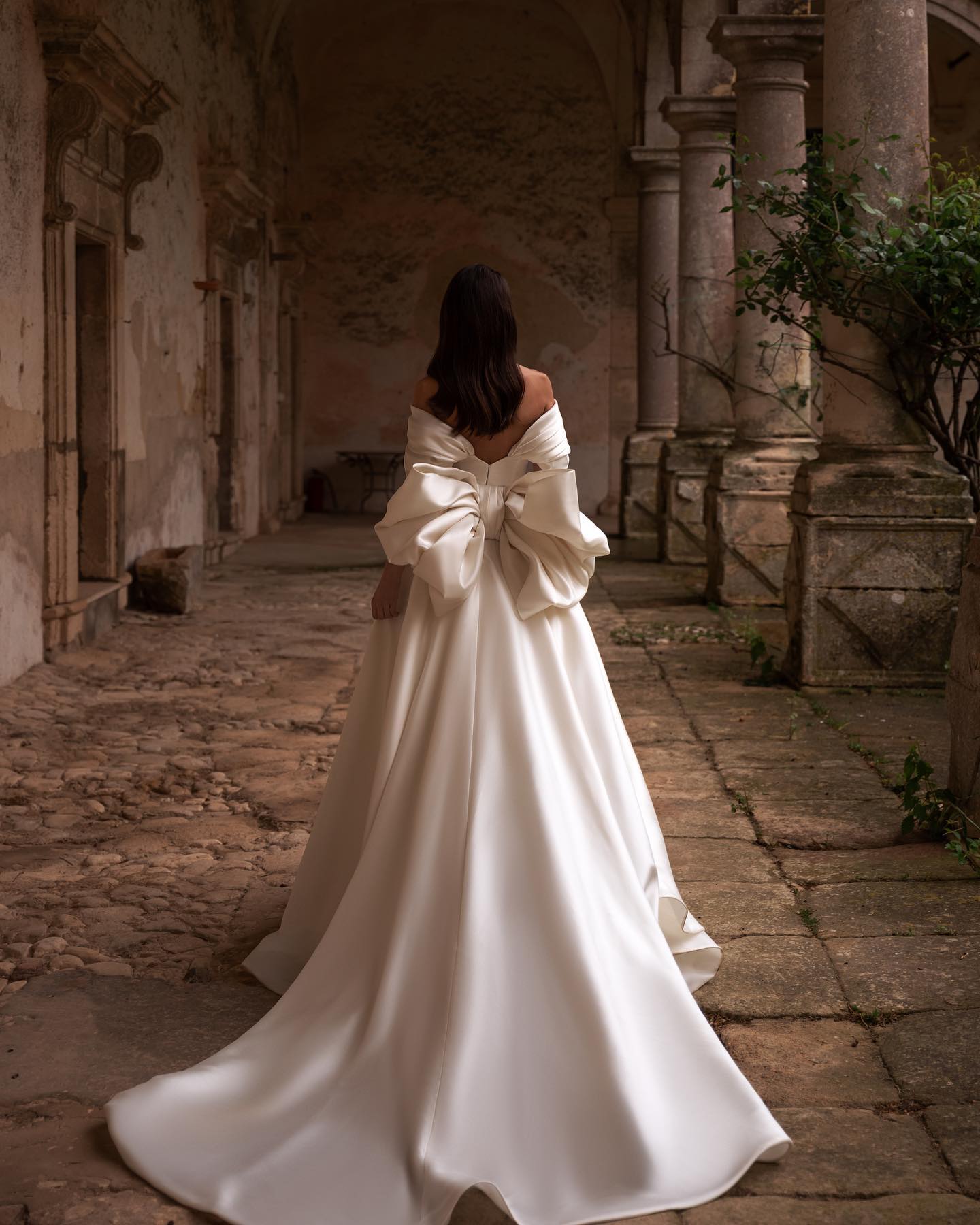 Stunning Wedding Dresses With Big Bow Bridal Gowns Off The Shoulder Neck A Line Sweep Train Satin robe de mariee