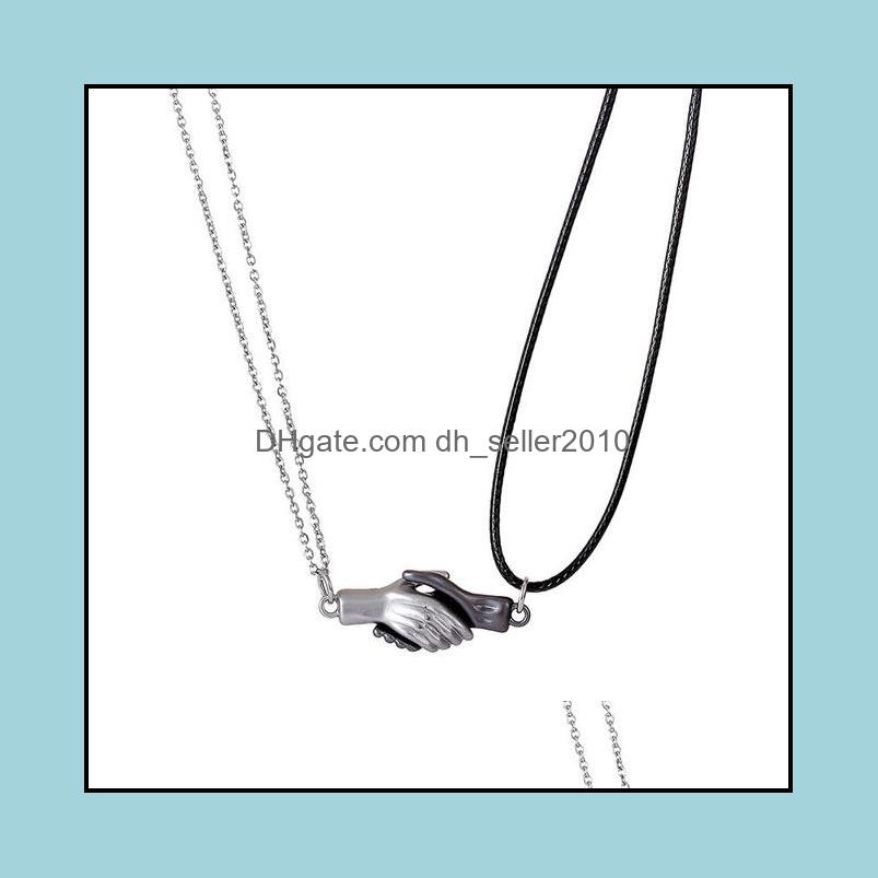 Pendant Necklaces Couple Magnet Attracts Handshake Necklace Men Women Fashion Palm Pendant Collarbone Chain Valentines Day Gift Drop Dh8Go