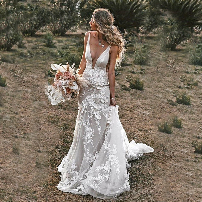 Fashionable Sexy Spaghetti Straps Mermaid Wedding Dress Deep V Neck 3D Flowers Backless Lace Sweep Train Bridal Gown Custom Made