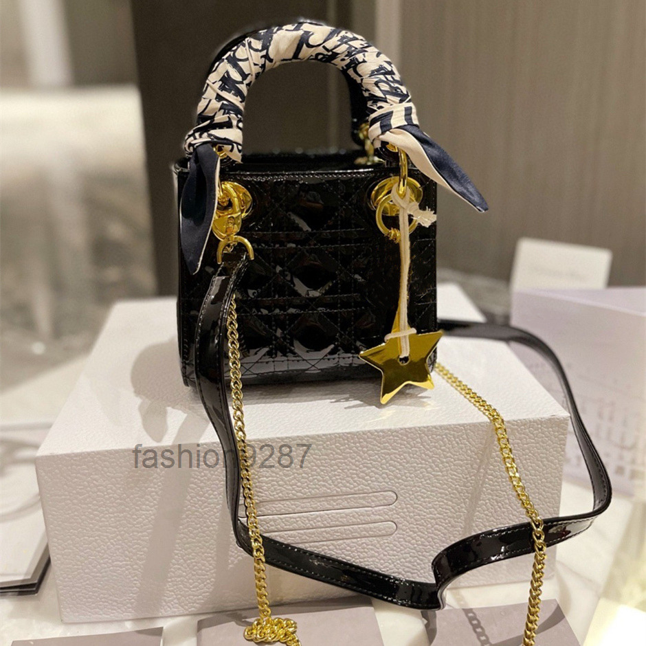 designer bags Handbag Princess 17x17cm Patent Leather Bag Cowhide Lady Tote Golden Chain Women Shopping Bags Big Wallet Fanny Pack Boutique, 00
designer bags Handbag Princess 17x17cm Patent Leather Bag Cowhide Lady Tote Golden Chain Women Shopping Bags Big Wallet Fanny Pack Boutique, 00