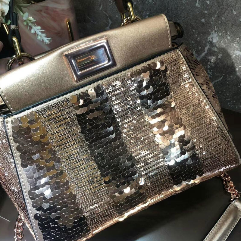 Glitter Sequins Handbag Famous Middle Baquette Tote Bags Genuine Leather Chain Crossbody Bag Adjustable Detachable Belt Shoulder Bag Purses
Glitter Sequins Handbag Famous Middle Baquette Tote Bags Genuine Leather Chain Crossbody Bag Adjustable Detachable Belt Shoulder Bag Purses