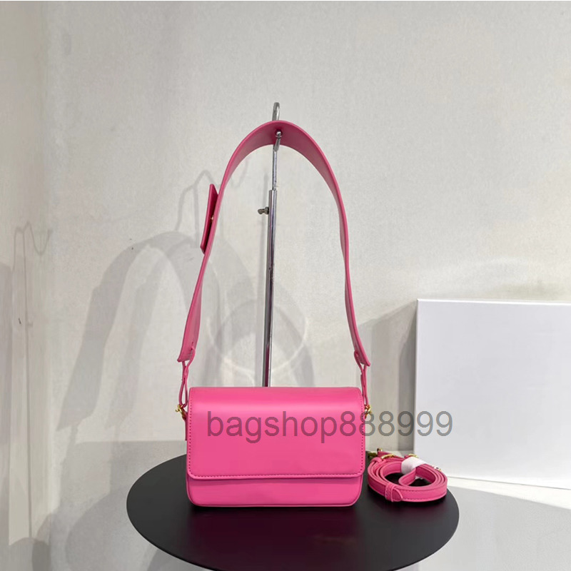 underarm bag Stlye Famous wide straps messenger designer bags fashion single shoulder bag double strap size 20-13-5cm 2022 quality
underarm bag Stlye Famous wide straps messenger designer bags fashion single shoulder bag double strap size 20-13-5cm 2022 quality