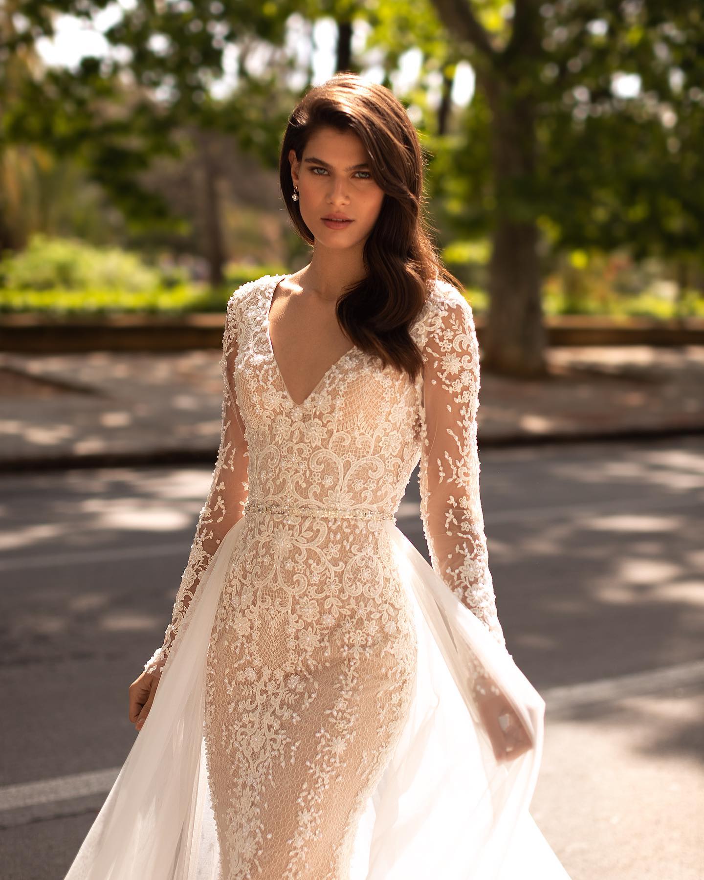 Mermaid Backless Wedding Dresses Long Sleeves Bridal Gowns With Detachable Train Beaded V Neck Plus Size Lace Vestidos De Novia