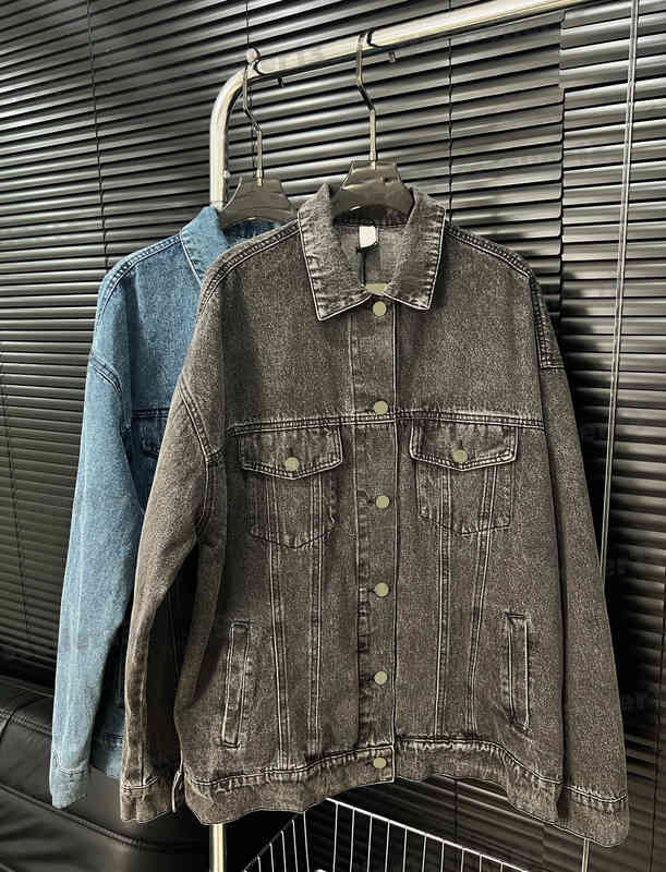 Womens Jacket Embroidered Logo Denim Jackets Fashion Brand Washed Vintage Lapels Loose Jacket Luxury Designer Women Clothing 2 colors 0912
Womens Jacket Embroidered Logo Denim Jackets Fashion Brand Washed Vintage Lapels Loose Jacket Luxury Designer Women Clothing 2 colors 0912