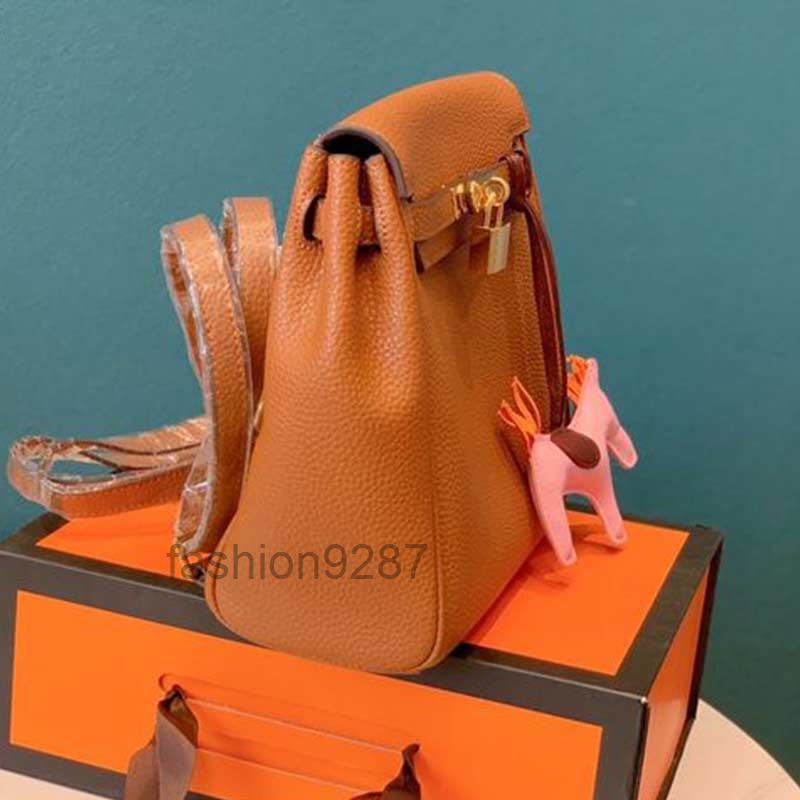 designer bags Womens New Samll Backpack Satchels Bag Lady School Backpack Genuine Leather Bags Books Backpacks Cowhdie Handbags 2022 top qua
designer bags Womens New Samll Backpack Satchels Bag Lady School Backpack Genuine Leather Bags Books Backpacks Cowhdie Handbags 2022 top qua