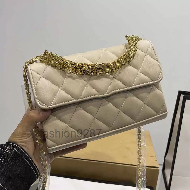designer bags Ladies 23cm Glitter Bags Flap Genuine Leather Solid Color Crossbody Bags Classic Handbag Diamond Letters Handle Chains Handb, Red
designer bags Ladies 23cm Glitter Bags Flap Genuine Leather Solid Color Crossbody Bags Classic Handbag Diamond Letters Handle Chains Handb, Red