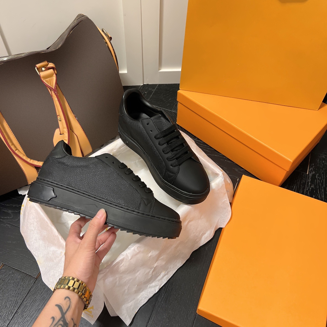 Designer woman platform sneaker Shoes white leather floral indentations High quaitly sandal top slipper shoe Canvas Classic man Trainer with box dustbag size35-40
Designer woman platform sneaker Shoes white leather floral indentations High quaitly sandal top slipper shoe Canvas Classic man Trainer with box dustbag size35-40