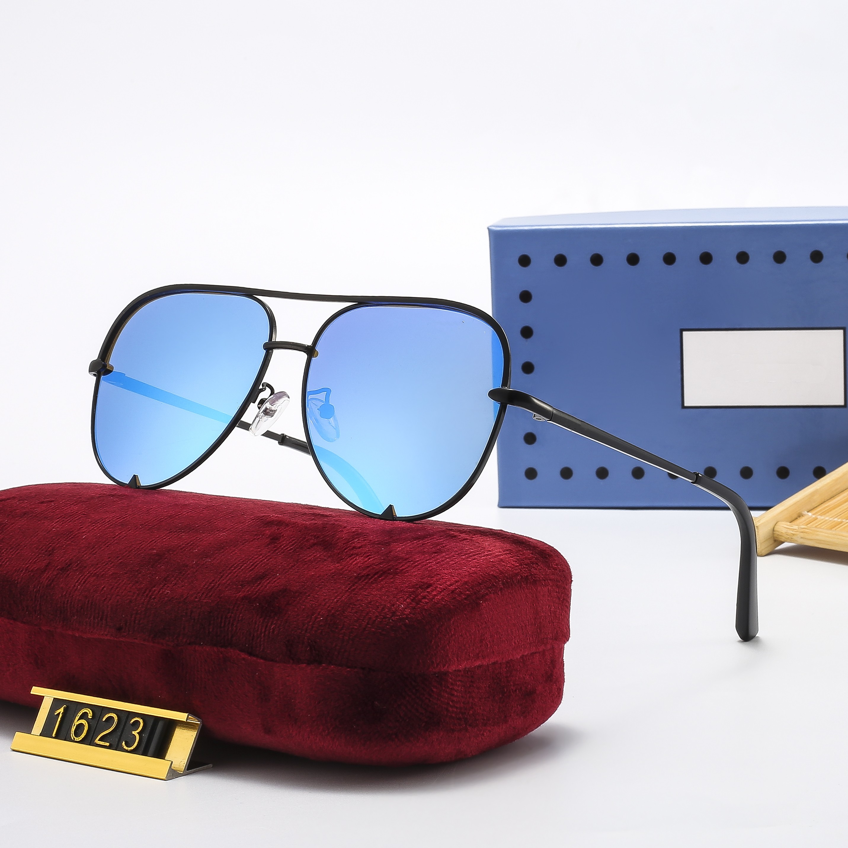 1623 Top luxury Sunglasses polaroid lens designer womens Mens Adumbral Goggle senior Eyewear For Women eyeglasses frame Vintage Metal Sun Glasses With Box
1623 Top luxury Sunglasses polaroid lens designer womens Mens Adumbral Goggle senior Eyewear For Women eyeglasses frame Vintage Metal Sun Glasses With Box