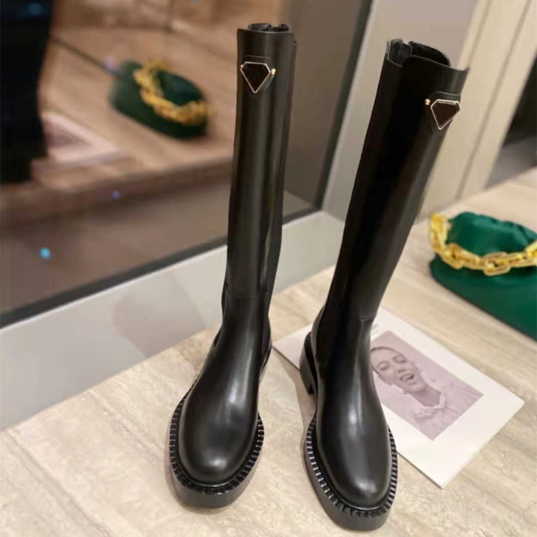 2021 Autum Luxury Designer Women Motorcycle Boots Comfortable Leather Elastic Fabric With Zipper Fashion Knee Height Booties Quality, Chocolate
2021 Autum Luxury Designer Women Motorcycle Boots Comfortable Leather Elastic Fabric With Zipper Fashion Knee Height Booties Quality, Chocolate