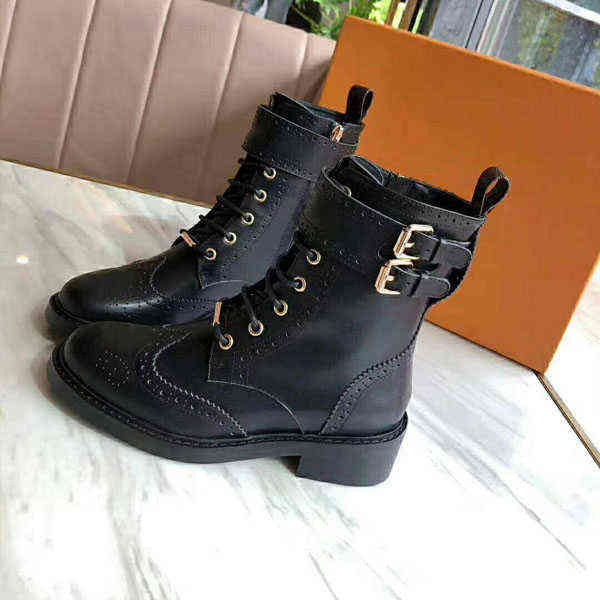 Ladies High-Top Shoes Women 'S Boots Classic Wild Casual Fashion Printing Thin Belt Rivet 2018 New Women, Box
Ladies High-Top Shoes Women 'S Boots Classic Wild Casual Fashion Printing Thin Belt Rivet 2018 New Women, Box