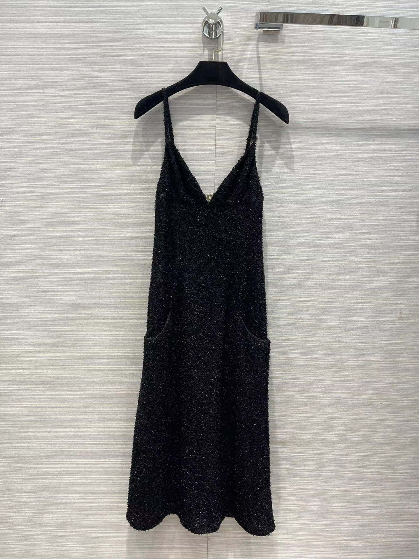 Milan Runway dresses 2022 New Autumn Winter Spaghetti Strap Sleeveless Women' Designer Sundress Brand Same Style Dress 0910-1, Black
Milan Runway dresses 2022 New Autumn Winter Spaghetti Strap Sleeveless Women' Designer Sundress Brand Same Style Dress 0910-1, Black