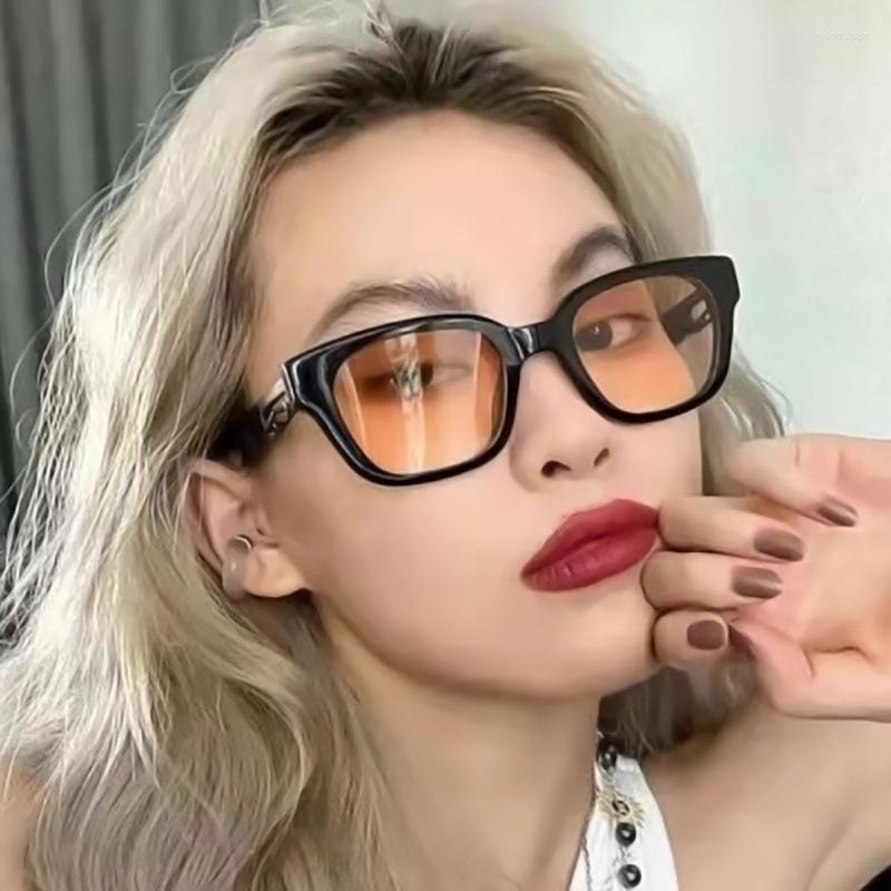 Sunglasses Fashion Square Retro Metal Decorate Women Trend Small Box Hollow Out Man With Casual Drive
Sunglasses Fashion Square Retro Metal Decorate Women Trend Small Box Hollow Out Man With Casual Drive
