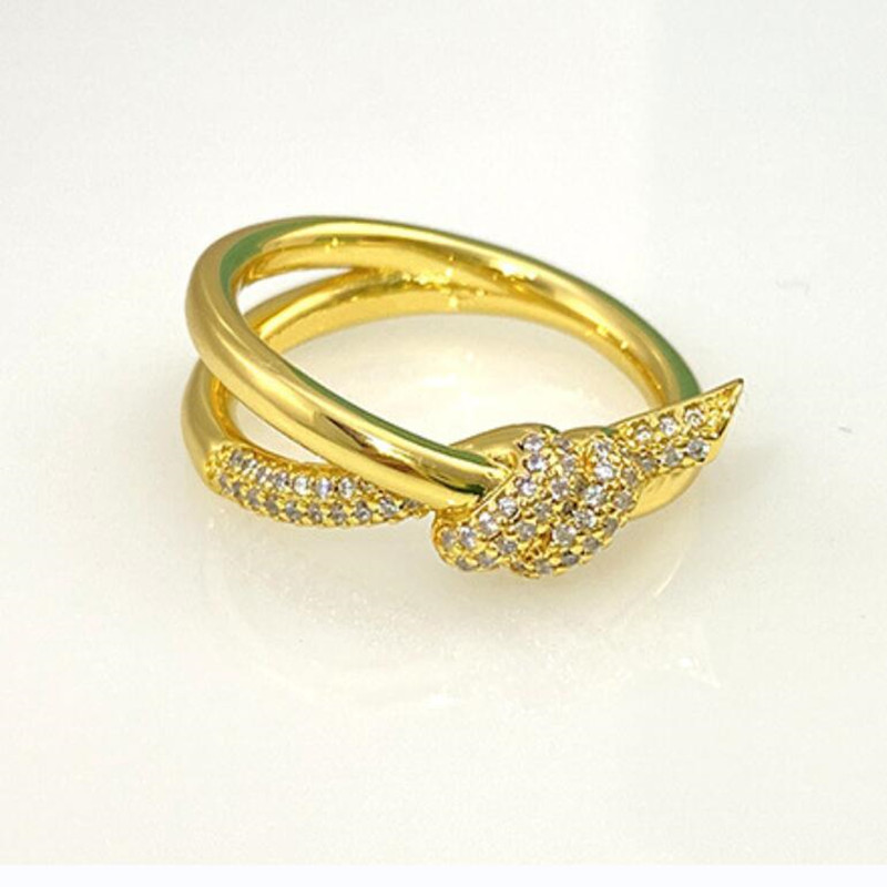Classic Simple Letter Ring Luxury Zircon Wedding For Women Luxury Unusual Party Jewelry Gift
Classic Simple Letter Ring Luxury Zircon Wedding For Women Luxury Unusual Party Jewelry Gift