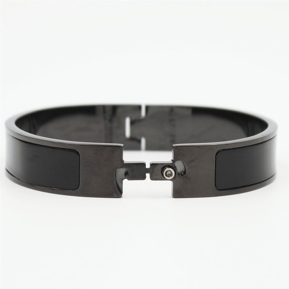 New 2022 Famous Brand Letter Matte Black Bangle Luxury Jewelry For Women Europe Charm Bracelet Fashion Men Bangles Wedding Gift253P
New 2022 Famous Brand Letter Matte Black Bangle Luxury Jewelry For Women Europe Charm Bracelet Fashion Men Bangles Wedding Gift253P