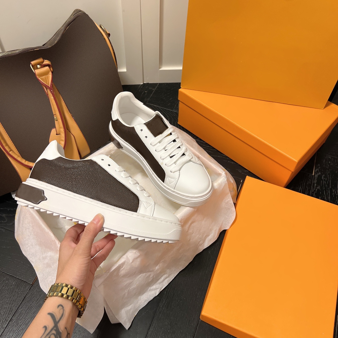 Designer woman platform sneaker Shoes white leather floral indentations High quaitly sandal top slipper shoe Canvas Classic man Trainers with box dustbag size35-40 
Designer woman platform sneaker Shoes white leather floral indentations High quaitly sandal top slipper shoe Canvas Classic man Trainers with box dustbag size35-40