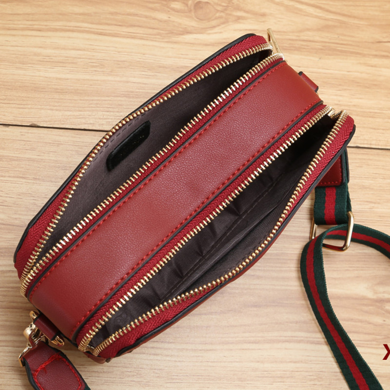 Luxurys Designers Women Bags Leather Crossbody Soho Disco Shoulder Bag Fringed Messenger Handbags Purse Wallet 22cm 6 Color GGSS LOUISSS VUTTONSS LVSS G9922, 19x7x12cm
Luxurys Designers Women Bags Leather Crossbody Soho Disco Shoulder Bag Fringed Messenger Handbags Purse Wallet 22cm 6 Color GGSS LOUISSS VUTTONSS LVSS G9922, 19x7x12cm