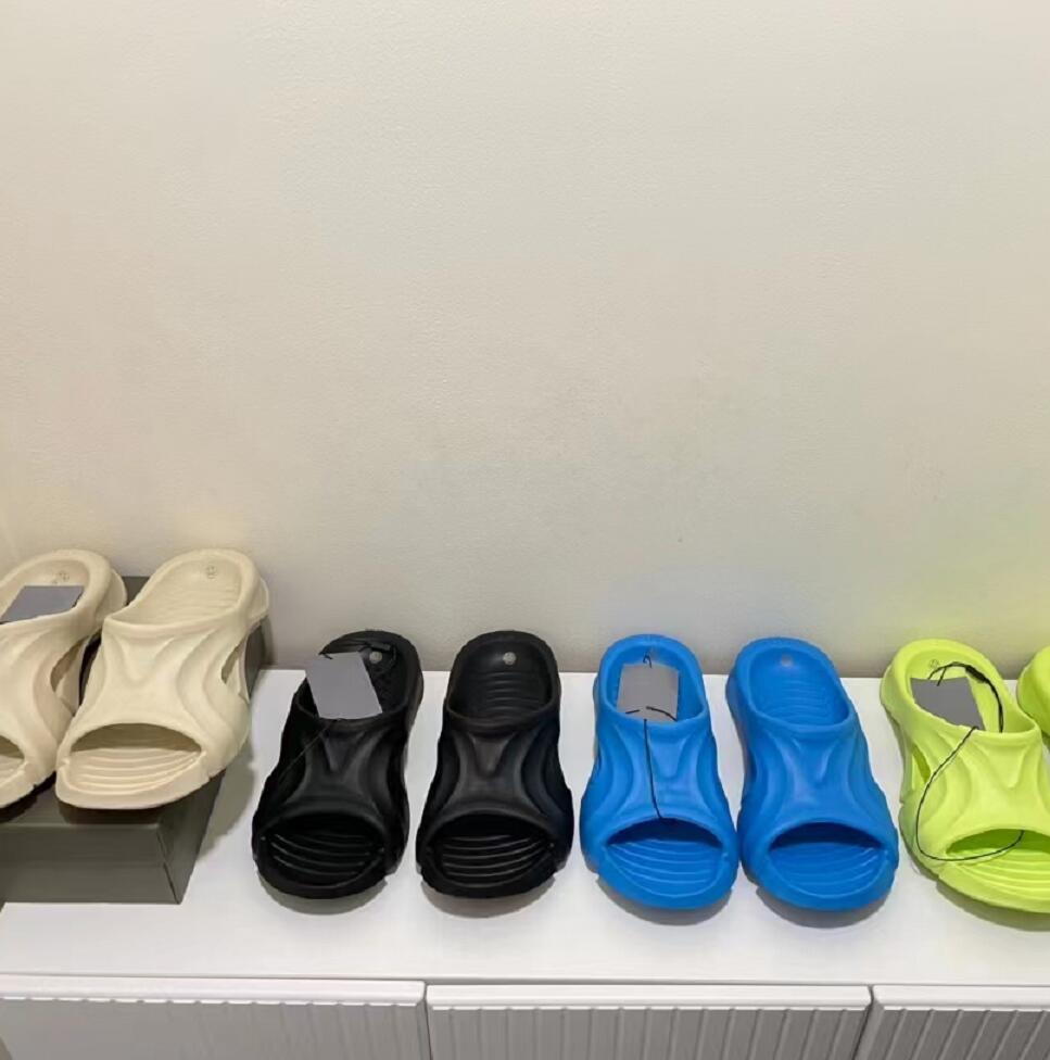 Summer Designer Couples Slipper Rubber Leisure Beach Slipper Unisex Flat Bottom Sandal Home Bathroom Slippers Luxury Women Wearproof Sandals, Not for individual sale
Summer Designer Couples Slipper Rubber Leisure Beach Slipper Unisex Flat Bottom Sandal Home Bathroom Slippers Luxury Women Wearproof Sandals, Not for individual sale