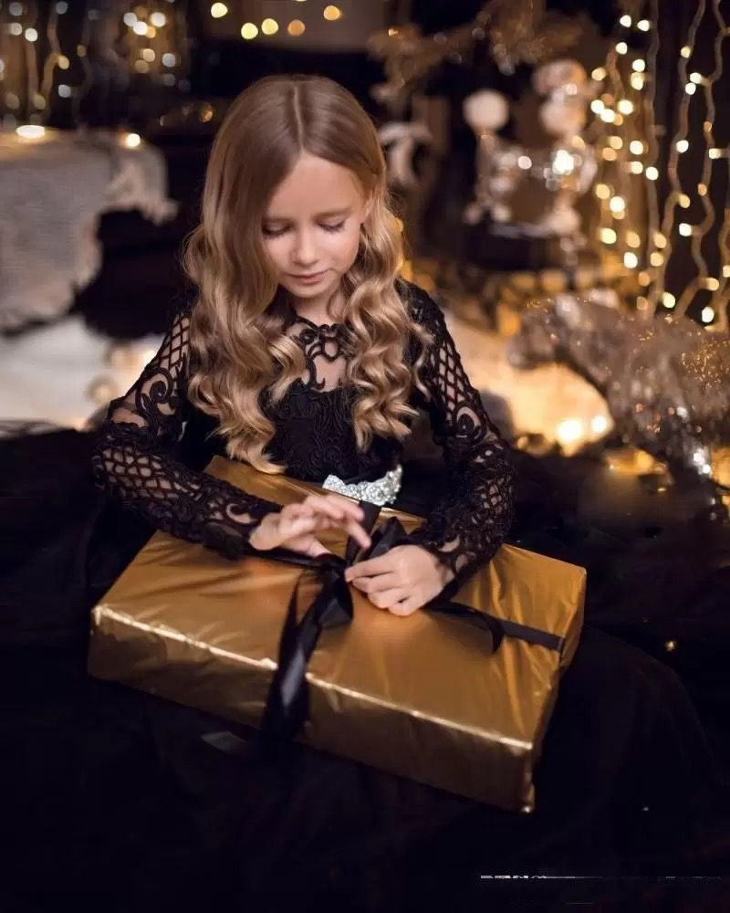 New Cheap Black Ball Gown Girls Pageant Dresses Lace Long Sleeves Crystal Belt Bow Princess Tulle Puffy Kids Flower Girls Birthday Gowns