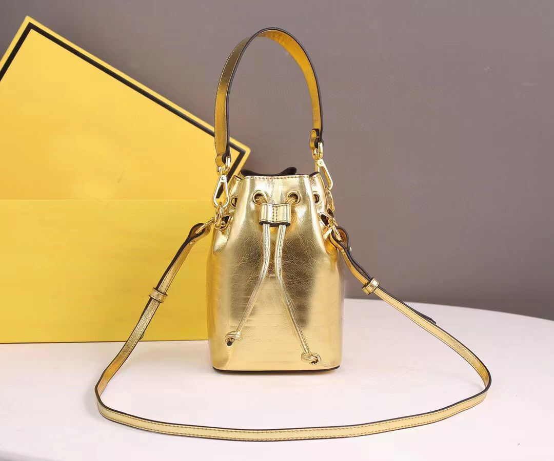Gold Embossed Luxurys Designers Bags Handbag Purses Woman Fashion double bread Clutch Purse Shoulder Bags Chain Bag #11112222
Gold Embossed Luxurys Designers Bags Handbag Purses Woman Fashion double bread Clutch Purse Shoulder Bags Chain Bag #11112222