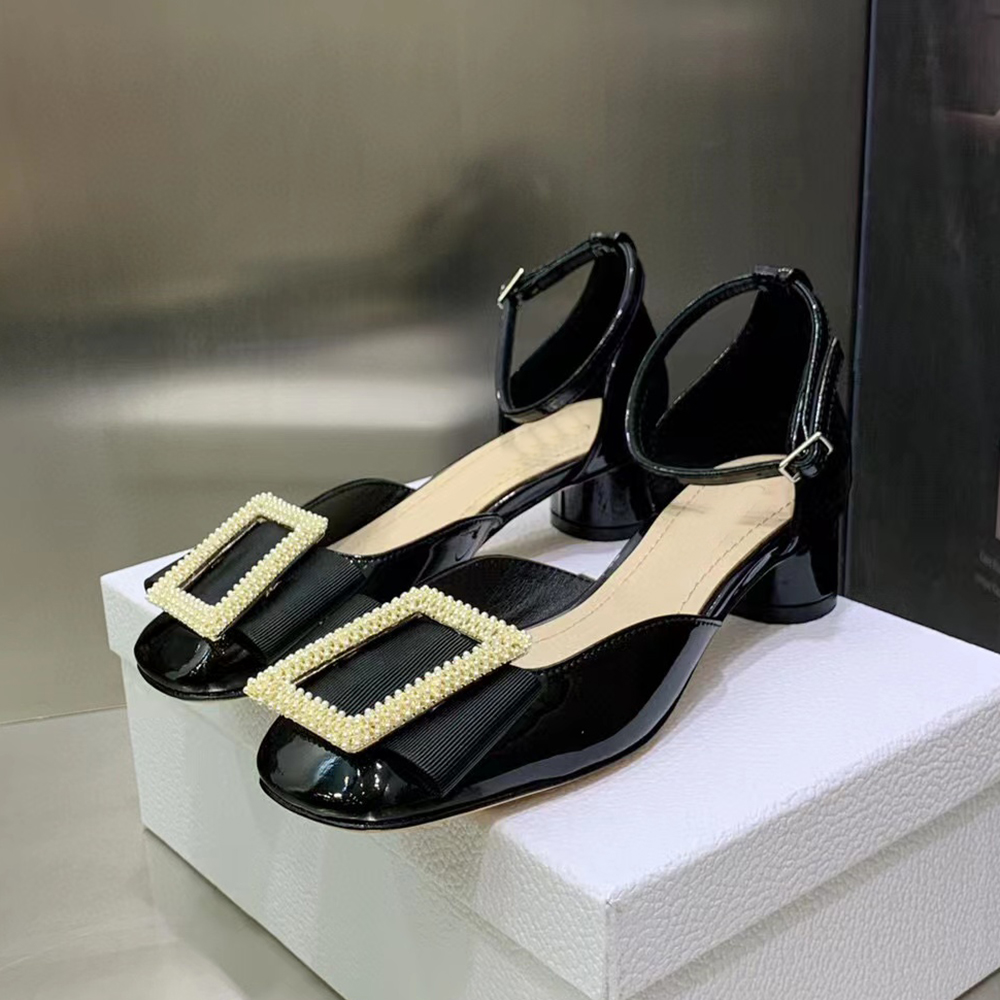 Pearl buckle decorative crude Middle heel Dress Shoes BLACK patent leather bare tapeWomen's square toe Spool pumps Luxury Designers Evening Slingback shoe, Black 1#
Pearl buckle decorative crude Middle heel Dress Shoes BLACK patent leather bare tapeWomen's square toe Spool pumps Luxury Designers Evening Slingback shoe, Black 1#