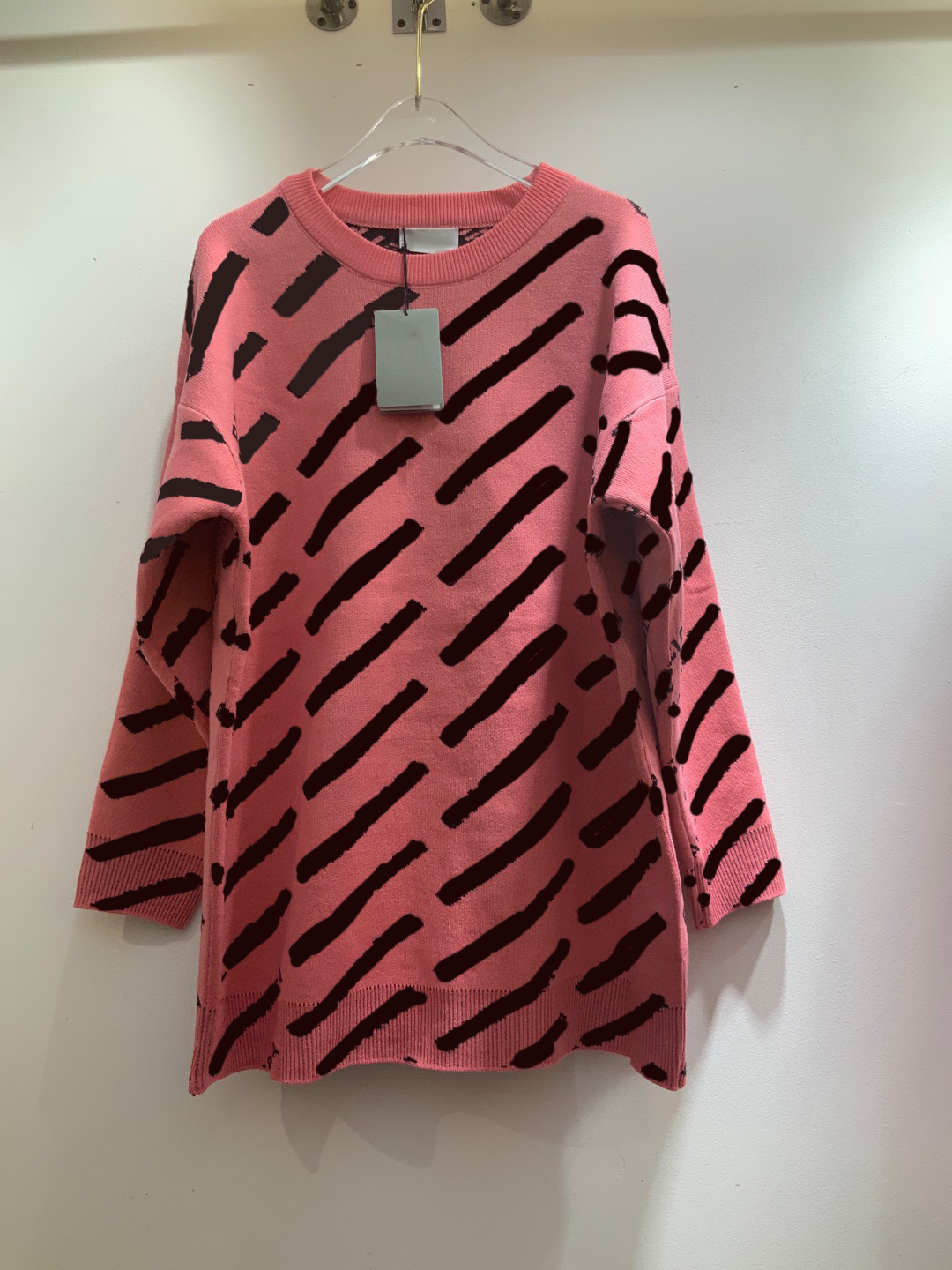 Designer Fashion Womens Sweaters Classic Letter Pattern Embroidered Knit Top Slim Fit Sweater Pullover Autumn Winter Comfortable Women Clothing Size XS-M, Extra shipping cost
Designer Fashion Womens Sweaters Classic Letter Pattern Embroidered Knit Top Slim Fit Sweater Pullover Autumn Winter Comfortable Women Clothing Size XS-M, Extra shipping cost