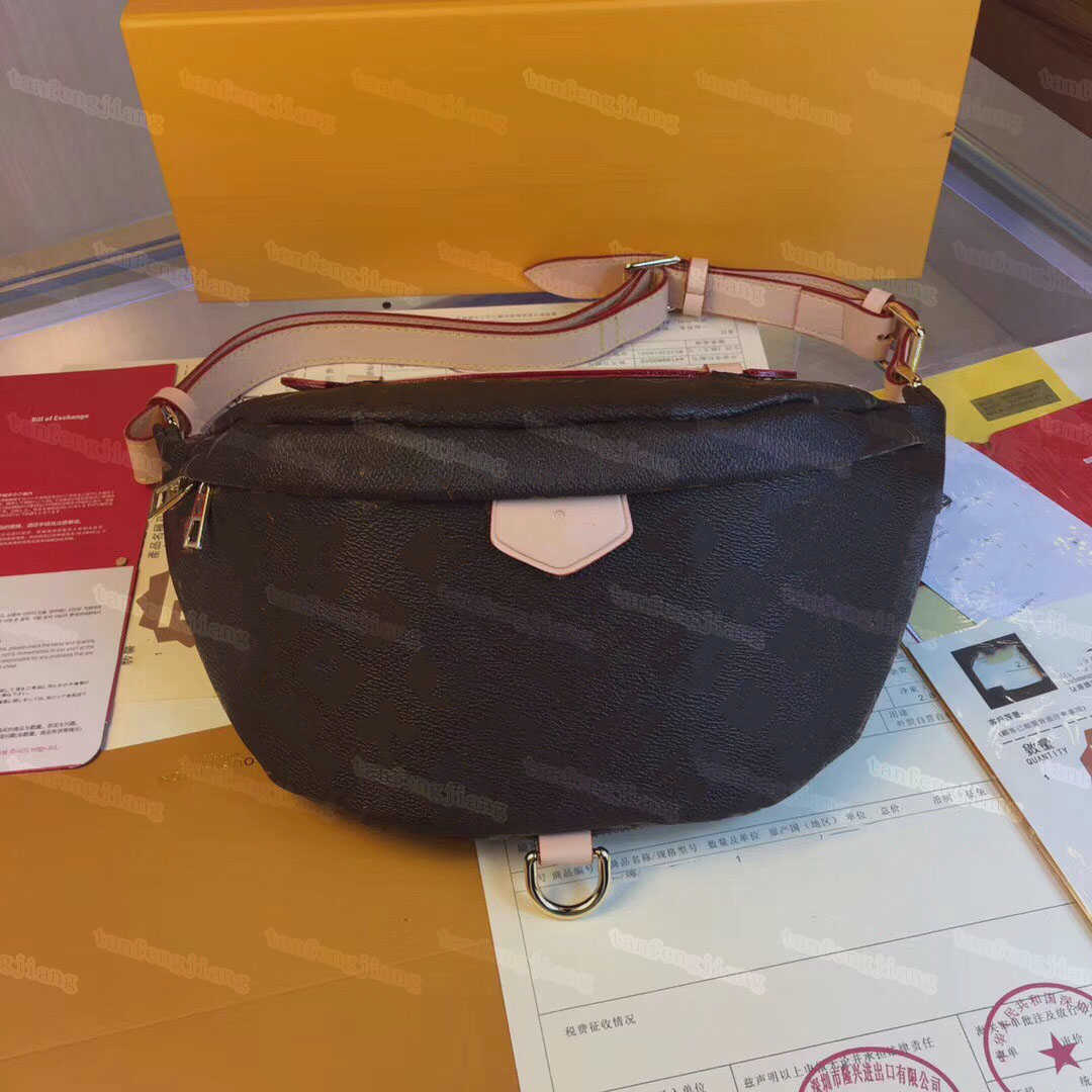 Designer luxury bags man and woman fanny packs worn through the body tote nametag stylish shoulder Brown lettering and flower pattern size
Designer luxury bags man and woman fanny packs worn through the body tote nametag stylish shoulder Brown lettering and flower pattern size