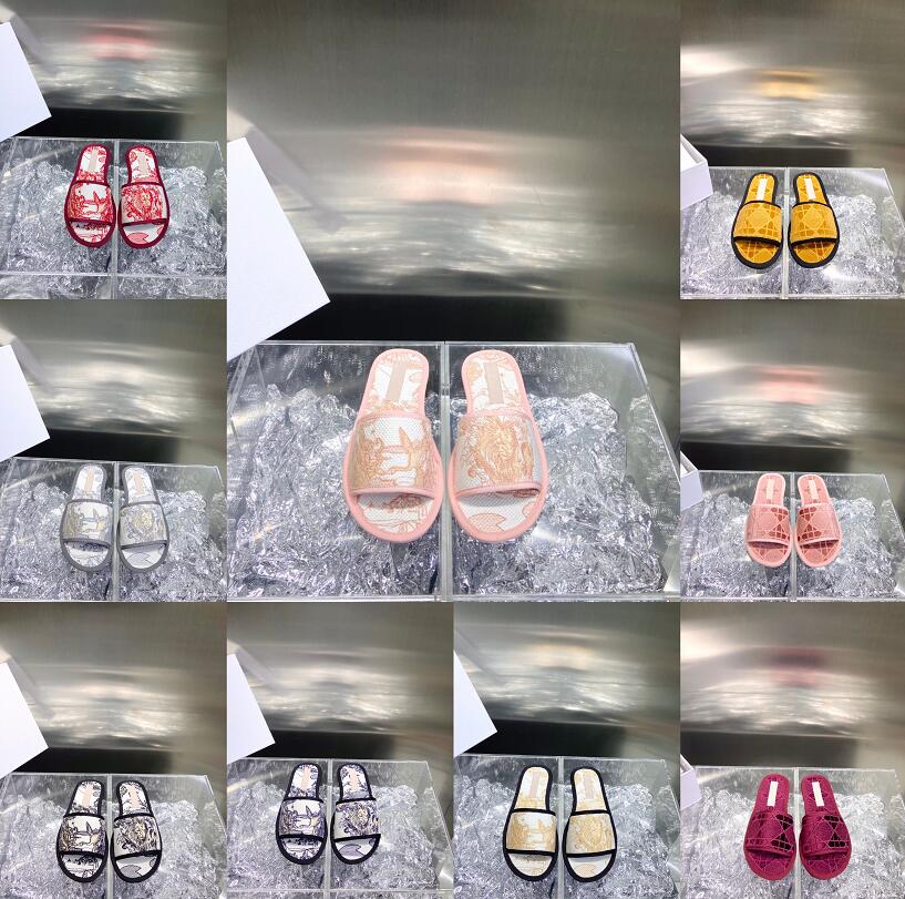 Women's Retro Slipper Fashion Multi-Style Holiday Leisure Sandals Designer Eembroidery Printing Solid Color Slippers Flat Bottom Outdoor Beach Shoes Sandal, Not for individual sale
Women's Retro Slipper Fashion Multi-Style Holiday Leisure Sandals Designer Eembroidery Printing Solid Color Slippers Flat Bottom Outdoor Beach Shoes Sandal, Not for individual sale