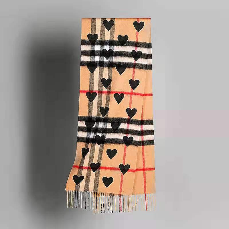 2022 Luxury brand Scarf Women Autumn Winter Warm Scarves Fashion Shawl Plaid Tassel Love Scarves Wraps Female Neck Headband Hijabs Stole
2022 Luxury brand Scarf Women Autumn Winter Warm Scarves Fashion Shawl Plaid Tassel Love Scarves Wraps Female Neck Headband Hijabs Stole