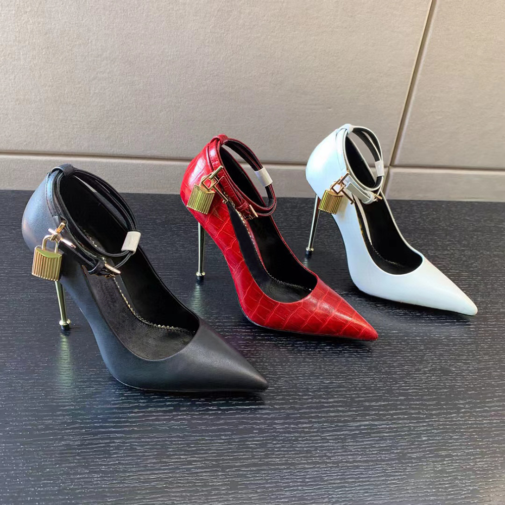 Tf Leather padlock Pumps Dress Shoes 105Mm Ankle belt High-Heeled Stiletto Pointed Luxury Designers Wedding Party shoe With box, Red
Tf Leather padlock Pumps Dress Shoes 105Mm Ankle belt High-Heeled Stiletto Pointed Luxury Designers Wedding Party shoe With box, Red