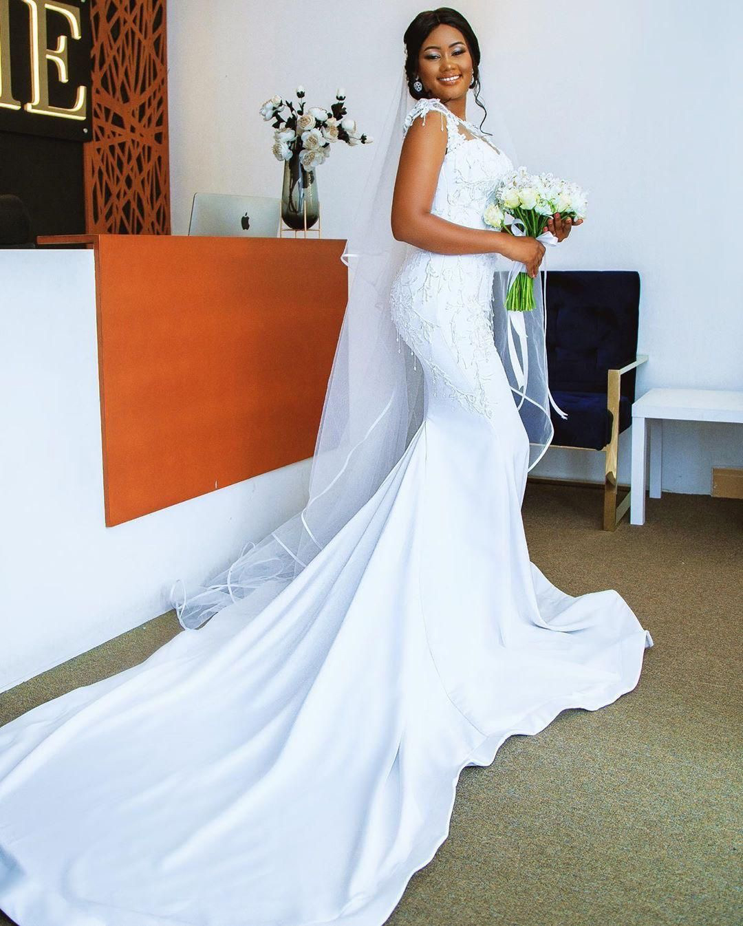 Plus Size Arabic Aso Ebi Lace Beaded Mermaid Sheer Neck Bridal Dresses Satin Wedding Gowns