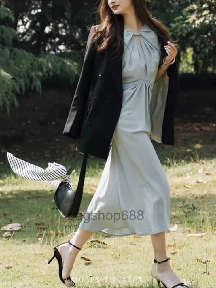Bags Leather Designer designer bags Luxury Women bag minority half moon bag very simple style crescent Ken bean same underarm bags 8OVT
Bags Leather Designer designer bags Luxury Women bag minority half moon bag very simple style crescent Ken bean same underarm bags 8OVT
