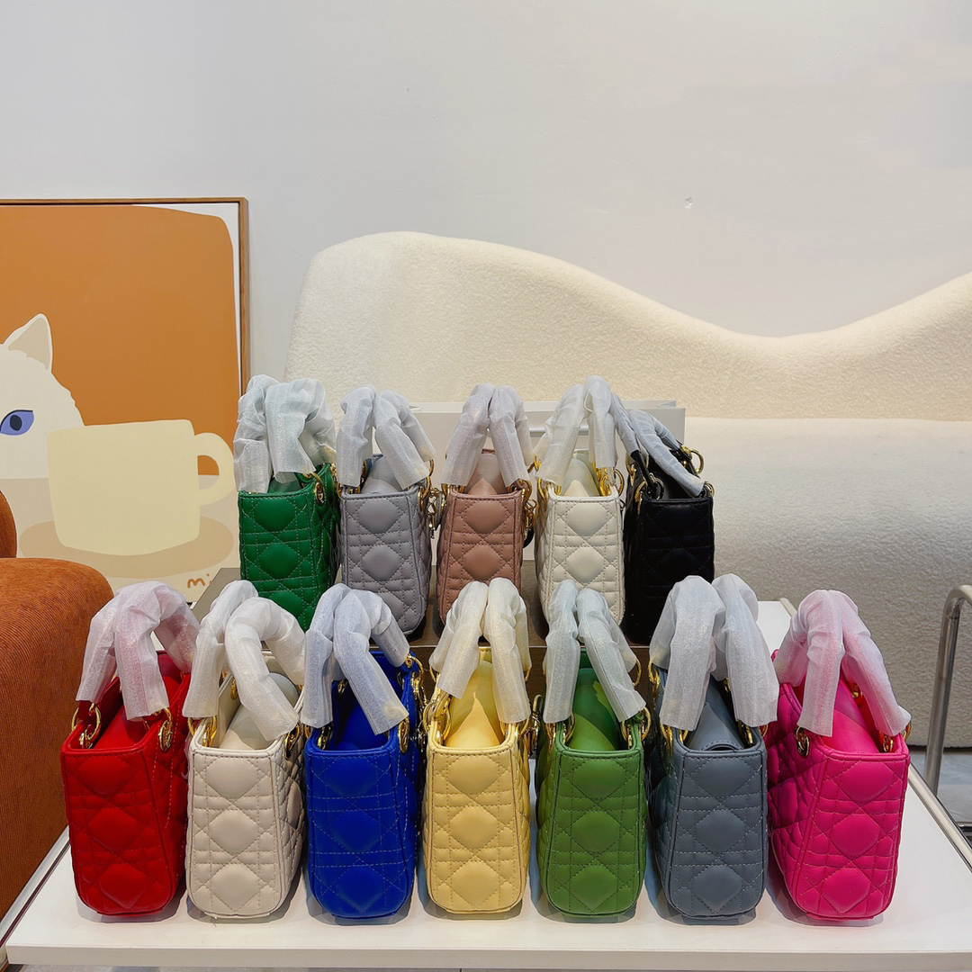 Evening Bags Clutch Bags Designers Hand bags 2022 New Fashion Women Totes Luxurys Vintage Small Top Handle Bag Lady High-quality mini Tote
Evening Bags Clutch Bags Designers Hand bags 2022 New Fashion Women Totes Luxurys Vintage Small Top Handle Bag Lady High-quality mini Tote
