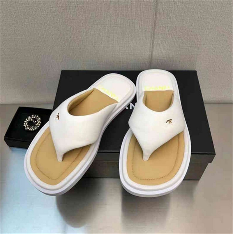 2024 Paris Embroidered Dazle Designer Slippers Womens Sandals Wear Summer Beach Stripes Casual Flip-Flops Flat Slippers Witho1