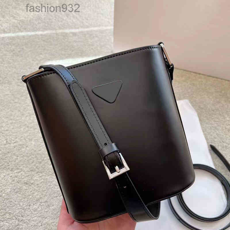 Evening Bags Shoulder Bags Designer Bucket Tote Leather Handbag Women High Capacity Crossbody Bags Lady Intra-packet Interval Purses 220819
Evening Bags Shoulder Bags Designer Bucket Tote Leather Handbag Women High Capacity Crossbody Bags Lady Intra-packet Interval Purses 220819