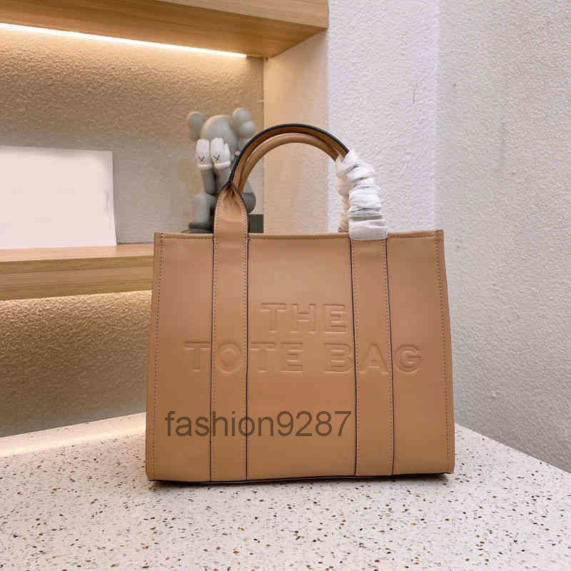 Marc The Tote Bag Designer Embossed Embossing Totes Bags Women leather All-match Shopper Shoulder Handbags High Quality 220809 2022
Marc The Tote Bag Designer Embossed Embossing Totes Bags Women leather All-match Shopper Shoulder Handbags High Quality 220809 2022