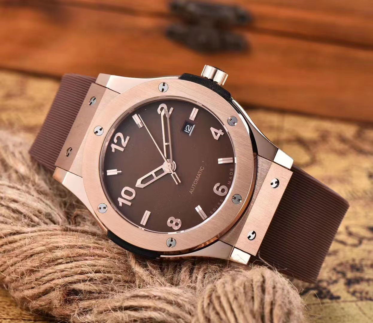 Fashion Designer hubl0 Watches for Mens Gold Movement Watch Luxury Bracelet Automatic Mechanical steel strap Folding buckle Geneva Wristwatch Free Delivery Brown, Carton
Fashion Designer hubl0 Watches for Mens Gold Movement Watch Luxury Bracelet Automatic Mechanical steel strap Folding buckle Geneva Wristwatch Free Delivery Brown, Carton