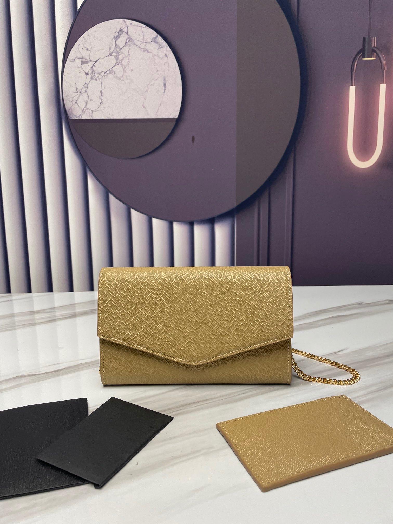 Top 7A Uptown Chain Wallet 2in1 Crossbody Bag 607788 In Grain De Poudre Embossed Leather Lady Shoulder Bag With A Card Holder 002, Creamy-white crocodile gold
Top 7A Uptown Chain Wallet 2in1 Crossbody Bag 607788 In Grain De Poudre Embossed Leather Lady Shoulder Bag With A Card Holder 002, Creamy-white crocodile gold
