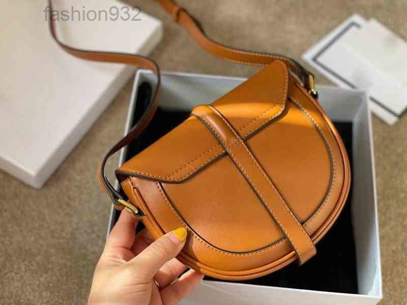 Evening Bags Crossbody Bags Women's Leather Wallet Brand Designer Handbag Pure Color Shoulder Simple Atmosphere Messenger women Purses Besace 1028, Brown
Evening Bags Crossbody Bags Women's Leather Wallet Brand Designer Handbag Pure Color Shoulder Simple Atmosphere Messenger women Purses Besace 1028, Brown