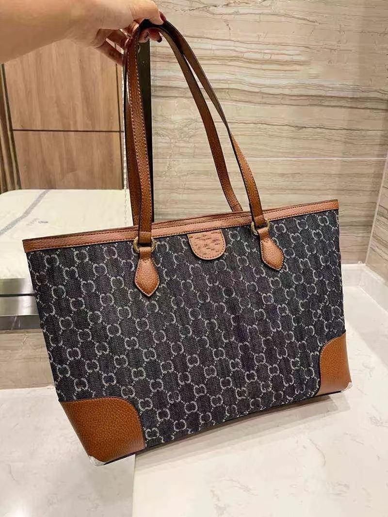 Luxurys Designers Bags Womens Handbags Purse Flower Tote Bag Ladies Casual Tote Pvc Leather Shoulder Female Big Handbag Fashion Wallet, 03
Luxurys Designers Bags Womens Handbags Purse Flower Tote Bag Ladies Casual Tote Pvc Leather Shoulder Female Big Handbag Fashion Wallet, 03