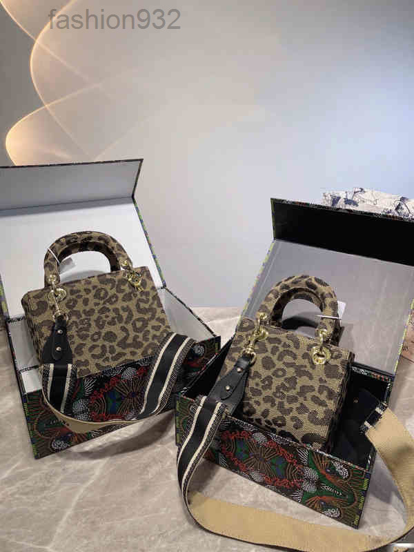 Evening Bags Fashion Leopard-print Canvas Wide Straps Bags Mini Tote Women Handbag Shoulder Designer Crossbody Female Purses 220304
Evening Bags Fashion Leopard-print Canvas Wide Straps Bags Mini Tote Women Handbag Shoulder Designer Crossbody Female Purses 220304