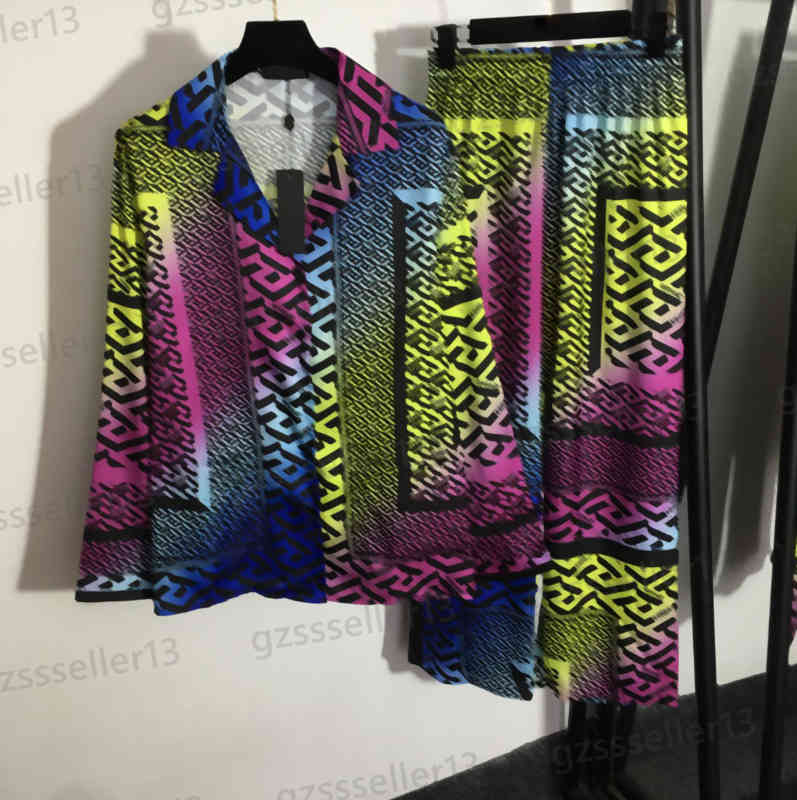 Womens Two Pieces Pants Home Style Loose Pajama Two-Piece Sets Logo-printed Shirt In Gradient Colors And Wide-leg Casual Trousers Suit Designer Women Clothing 0912
Womens Two Pieces Pants Home Style Loose Pajama Two-Piece Sets Logo-printed Shirt In Gradient Colors And Wide-leg Casual Trousers Suit Designer Women Clothing 0912