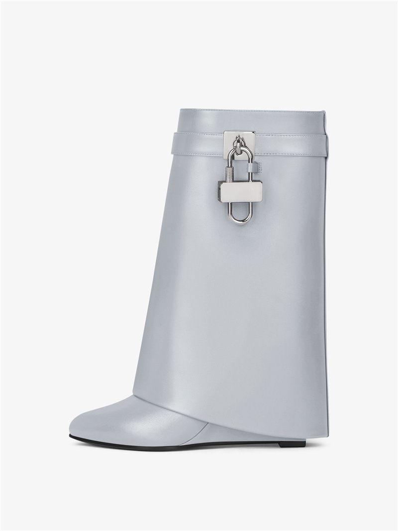 Autumn and winter women's boots with metal lock buckle slope heel large shoes, Light tan