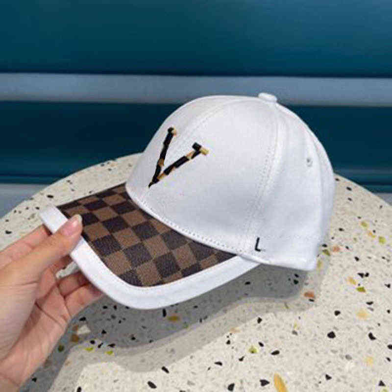 Ball Caps Luxurys Desingers Letter Baseball Cap Woman Caps Manempty Sun Hats Fashion Leisure Design Flowers Hat Embroidered Washed Sunscreen pretty very good 3, Box
Ball Caps Luxurys Desingers Letter Baseball Cap Woman Caps Manempty Sun Hats Fashion Leisure Design Flowers Hat Embroidered Washed Sunscreen pretty very good 3, Box